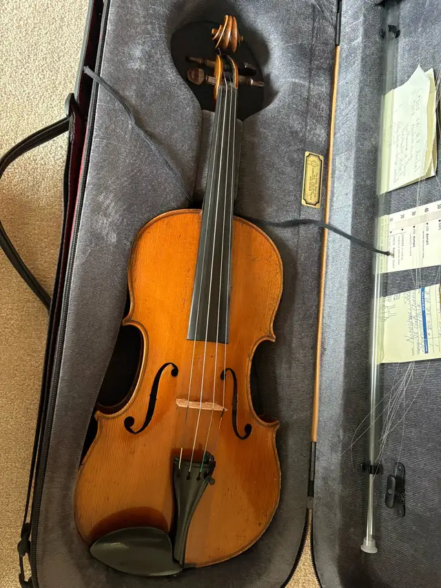 Full Size Violin with Bow and Case