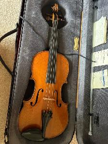 Full Size Violin with Bow and Case