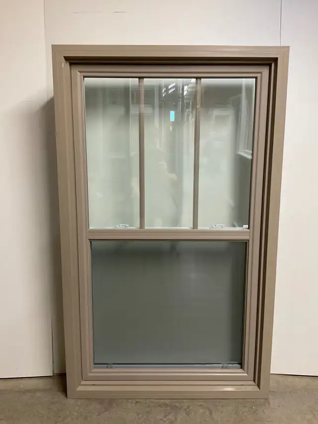 11040GP Fenêtre Guillotine PVC Kaki 40 1/4 x 66 1/2 Rayure