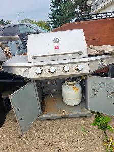 give away BBQ set, in good working condition . 789-434-3775