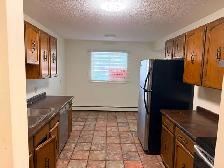 SPACIOUS AND COZY 2 BEDROOMS IN KING EDWARD-BONNIE DOON - Photo 6