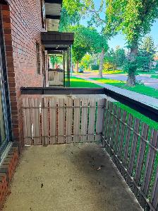 SPACIOUS AND COZY 2 BEDROOMS IN KING EDWARD-BONNIE DOON - Photo 9
