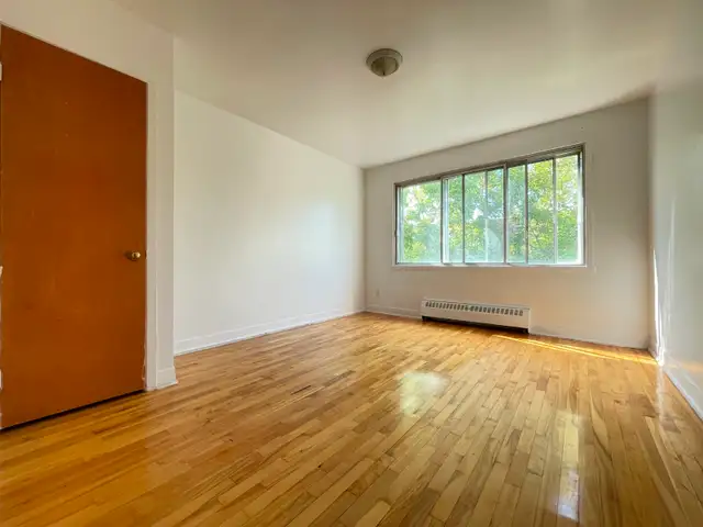 4 1/2 2 chambres  libre  inclus chauffage/l'eau chaude Rosemont