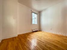 4 1/2 2 chambres  libre  inclus chauffage/l'eau chaude Rosemont - Photo 2