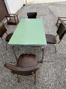 Free delivery used Vintage Retro Dining Table and 4 Chairs - Photo 4