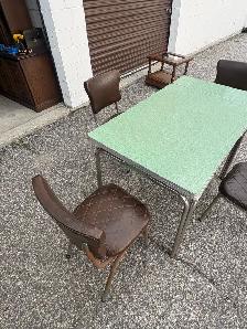 Free delivery used Vintage Retro Dining Table and 4 Chairs - Photo 5
