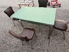 Free delivery used Vintage Retro Dining Table and 4 Chairs - Photo 6