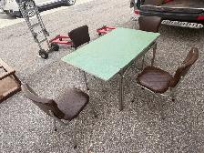 Free delivery used Vintage Retro Dining Table and 4 Chairs - Photo 8