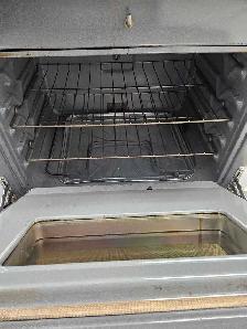Frigidaire Electric Range - Photo 2