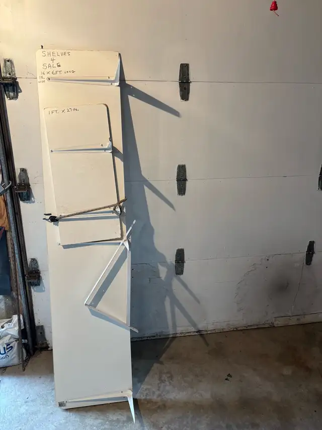 Two wooden shelves 16" x 6‘ with brackets & 1‘ x 27"