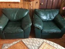 Leather Coach and two chairs - Photo 2