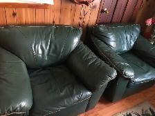 Leather Coach and two chairs - Photo 3