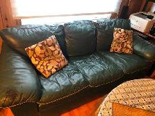 Leather Coach and two chairs - Photo 4