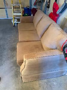 Three piece couch very nice condition like New asking 250 - Photo 2