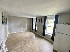 Bright 2 Bedroom Upper Apartment in Character Home - Photo 4