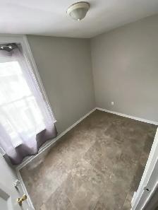Bright 2 Bedroom Upper Apartment in Character Home - Photo 5