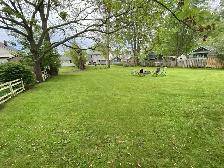 Bright 2 Bedroom Upper Apartment in Character Home - Photo 9