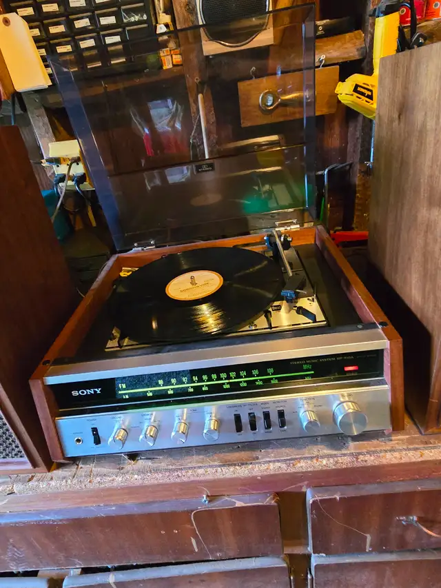 VINTAGE SONY STEREO SYSTEM FOR SALE