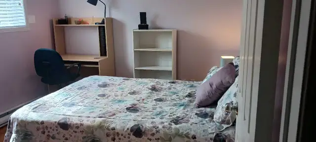 chambre meublée dans un 4 1/2 propre et calme