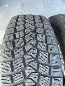 2x pneus hiver 275/60R20 comme neuf - Photo 3
