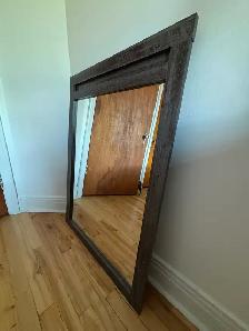 Grand miroir mural 20$