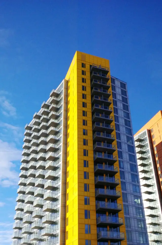 LOCATION! 2BR Prkg Corner Unit Walk2University of Calgary, LRT,