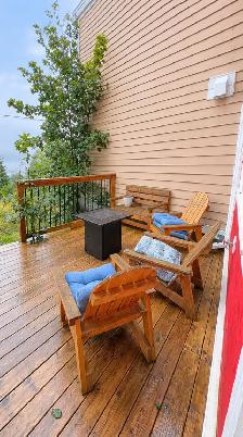 Beautiful Fully-Furnished 2-Bedroom Downtown Home | Rear Deck a - Photo 3