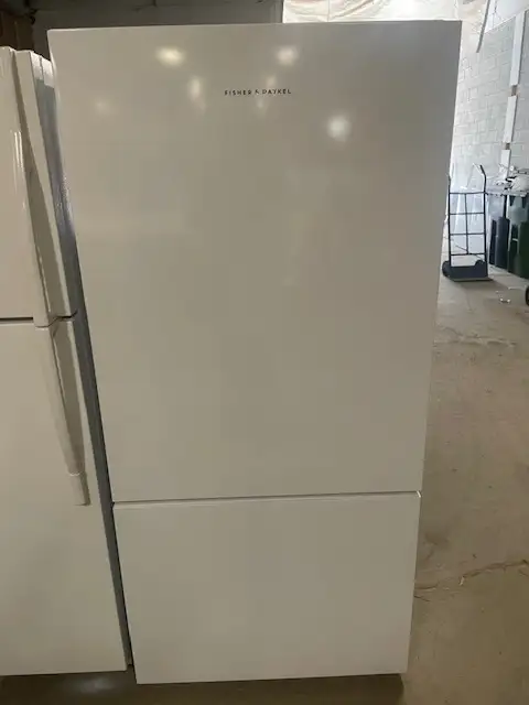 Réfrigérateur blanc 30'' congélateur en bas Fisher Paykel