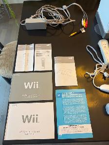Nintendo Wii Bundle - Console, Balance Board, Dance Mat, 8 Games - Photo 2