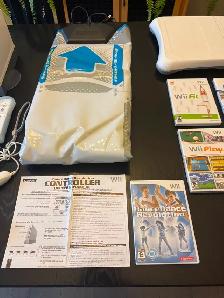 Nintendo Wii Bundle - Console, Balance Board, Dance Mat, 8 Games - Photo 4