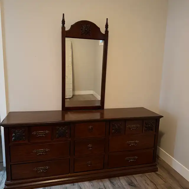 Dresser