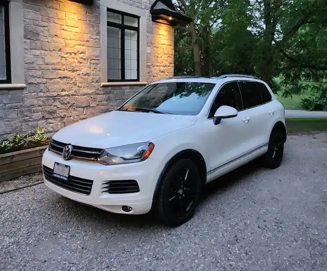 2012 Volkswagen Touareg exec line $3200 OBO
