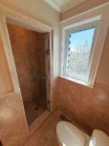 Spacious room for rent near subway & Yorkdale - Photo 4