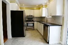 3 beds, 2.5 baths townhouse - Photo 3