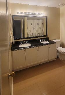 3 beds, 2.5 baths townhouse - Photo 5