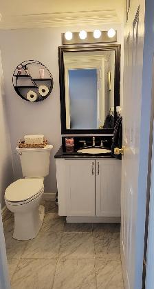 3 beds, 2.5 baths townhouse - Photo 8