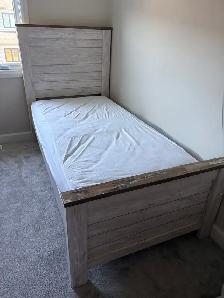 2 twin bed frames - Photo 2