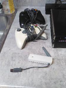 XBOX 360 Slim 228GB Complete 2 Controllers Barely Used w/ Extras - Photo 3