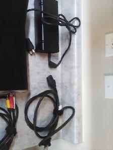 XBOX 360 Slim 228GB Complete 2 Controllers Barely Used w/ Extras - Photo 6