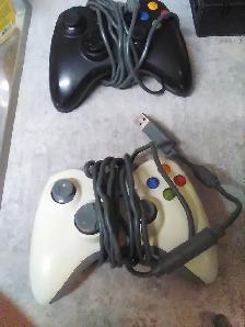 XBOX 360 Slim 228GB Complete 2 Controllers Barely Used w/ Extras - Photo 8