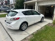 2012 Mazda 3 Hatchback - Photo 2