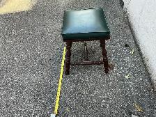 Vintage Green Vinyl Vnity Stool ! - Photo 3