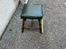 Vintage Green Vinyl Vnity Stool ! - Photo 4