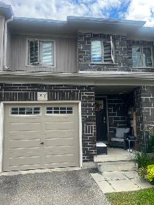 Beautiful 3 bedroom townhouse house rent in Cambridge Ontario