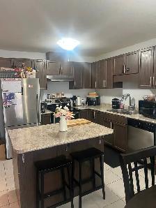 Beautiful 3 bedroom townhouse house rent in Cambridge Ontario - Photo 3