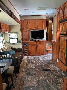 5th Wheel Camper For Sale - Photo 5