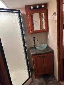 5th Wheel Camper For Sale - Photo 9