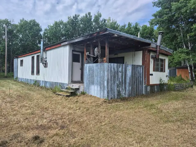 Hunting Cabin at Somme, SK