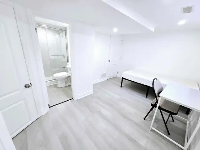 Rooms for rent (Clarkson) - $1,150 and $900