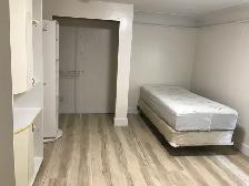 RENT REDUCED! MCMASTER Males house INCL util/furn - Photo 6